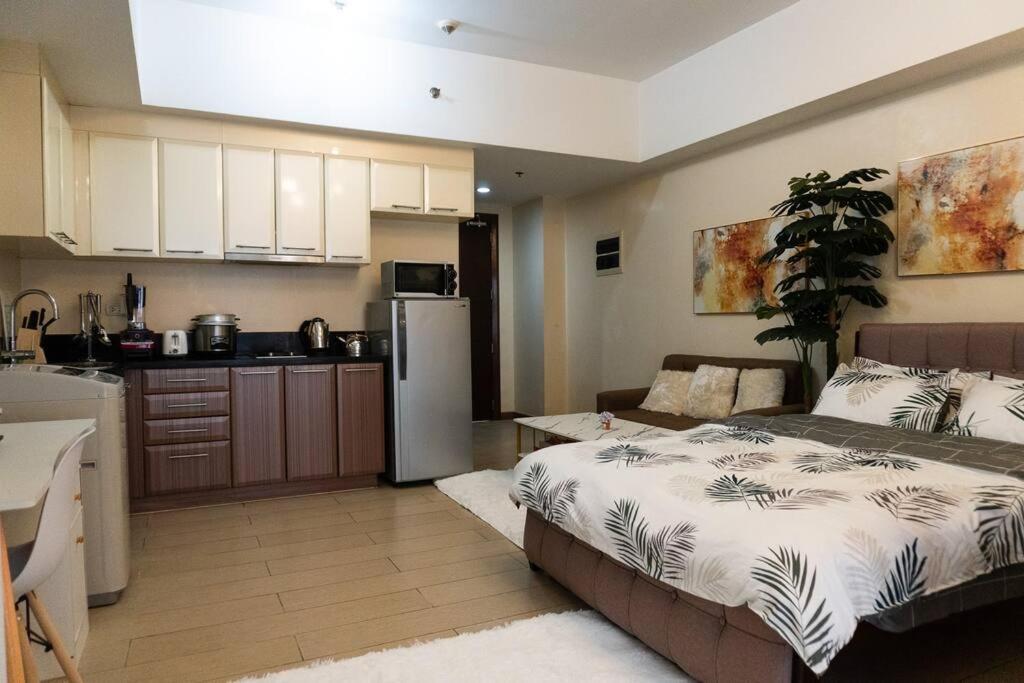 A2J Luxury Venice Studio Suite Near Bgc Malls Manila Exterior photo