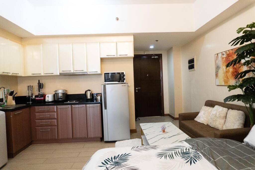 A2J Luxury Venice Studio Suite Near Bgc Malls Manila Exterior photo